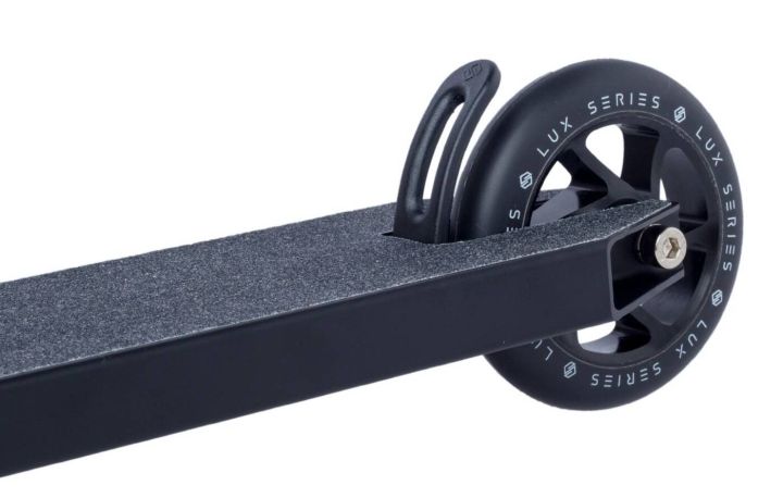 Striker Lux Youth Trick Løbehjul Black